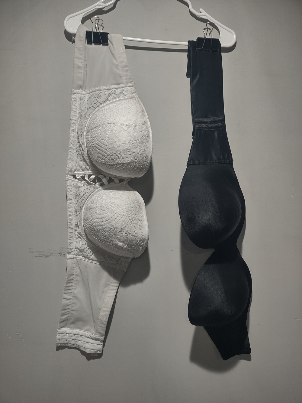 2 Cacique Bras Black And White 40DDD